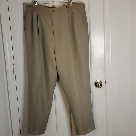 2 Pairs Mens Greg Norman Pants Khaki and Navy Wrinkle Free, Cuff Bottom & Crease - Picture 5 of 10